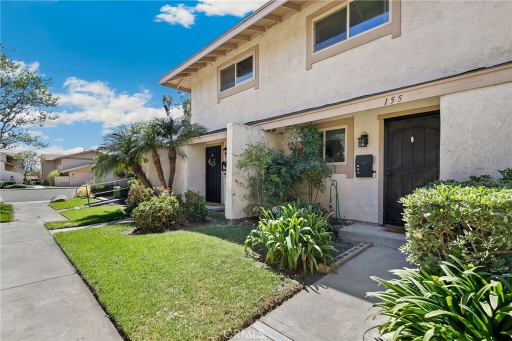 Property Photo:  155 Southampton Way 14  CA 92870 