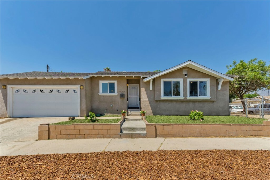 11905 Chadron Avenue  San Fernando CA 91340 photo