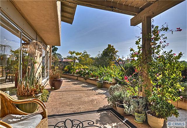 Property Photo:  503 Avenida Campana  CA 92660 