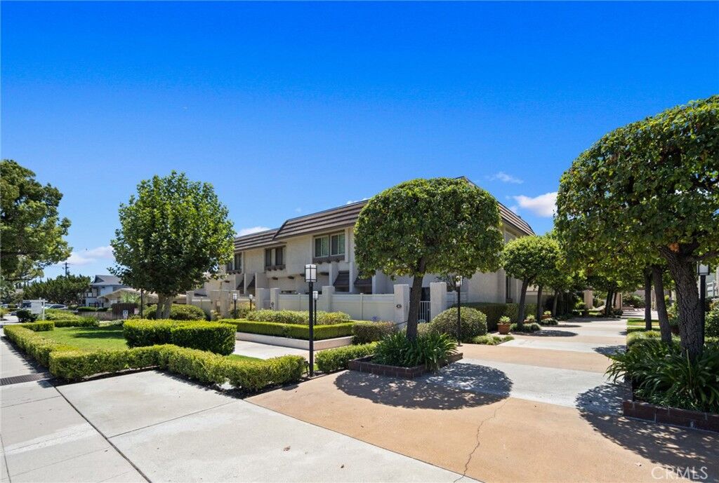 Property Photo:  848 W Huntington Drive 31  CA 91007 