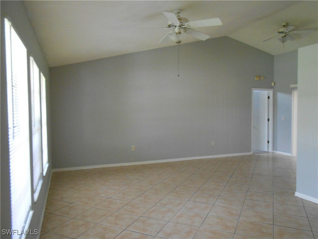 Property Photo:  560 Foxcreek Drive  FL 33974 