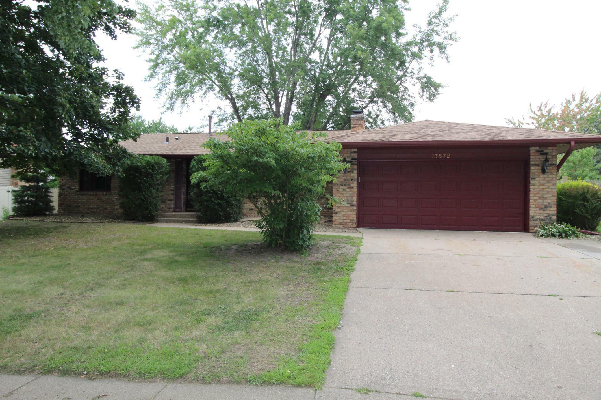 Property Photo:  13572 Ferris Avenue  MN 55124 