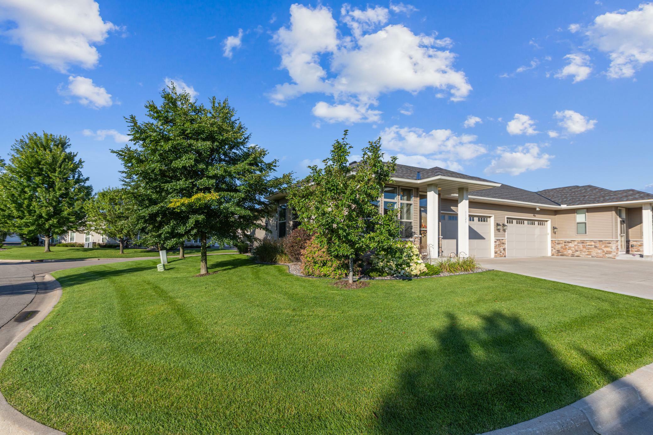 Property Photo:  1129 Willowbrook Circle  MN 55328 