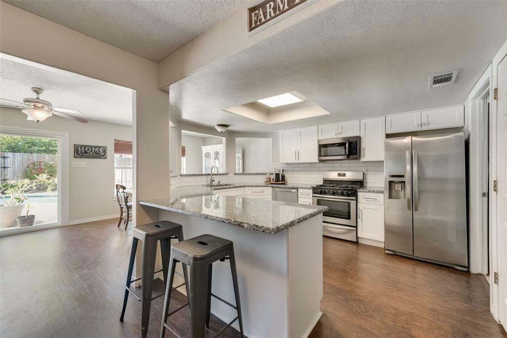 Photo de la propriété:  220 E Grubb Drive  TX 75149 