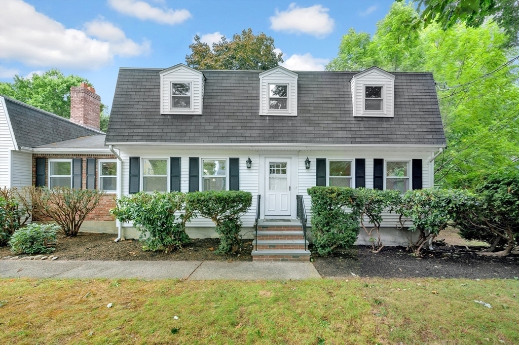 Property Photo:  5 Middle Street  MA 02421 