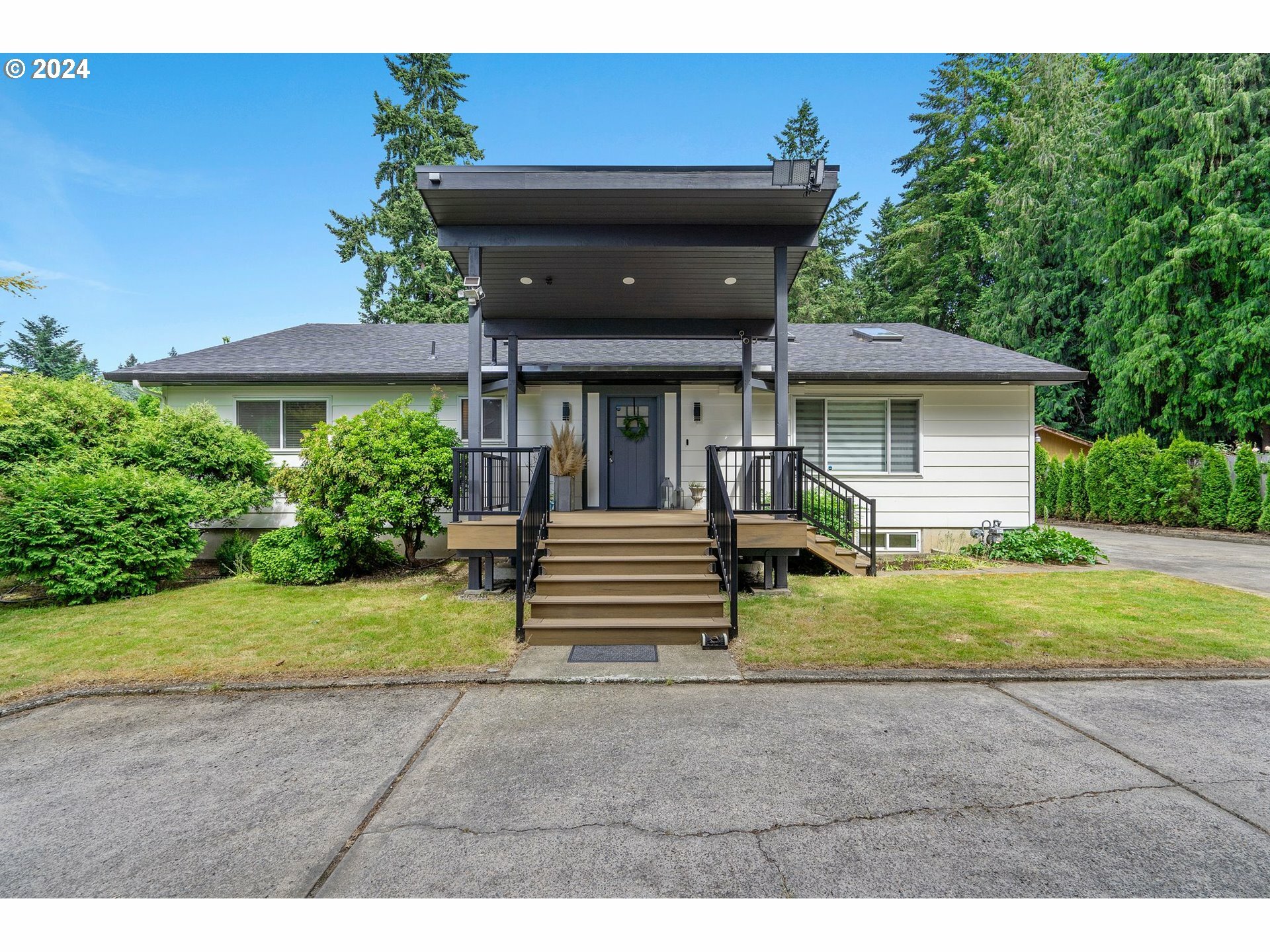 Property Photo:  7413 NE 53rd Ave  WA 98661 