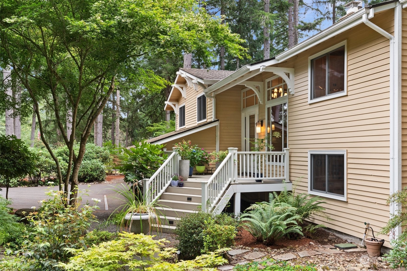 Property Photo:  24207 SE 28th Street  WA 98075 