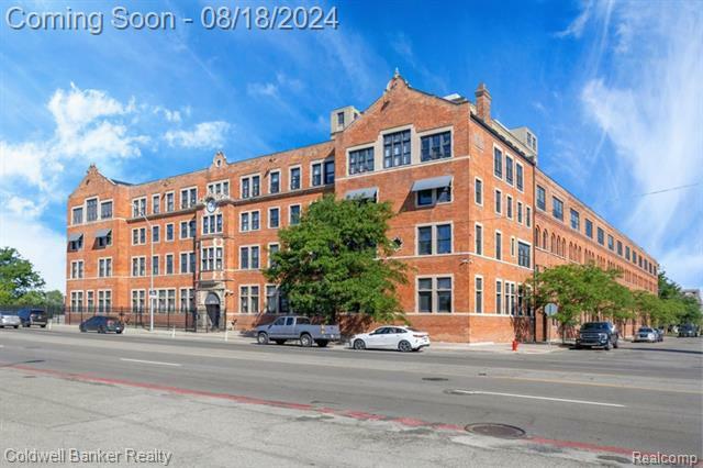 Property Photo:  6533 E Jefferson Avenue 330E  MI 48207 