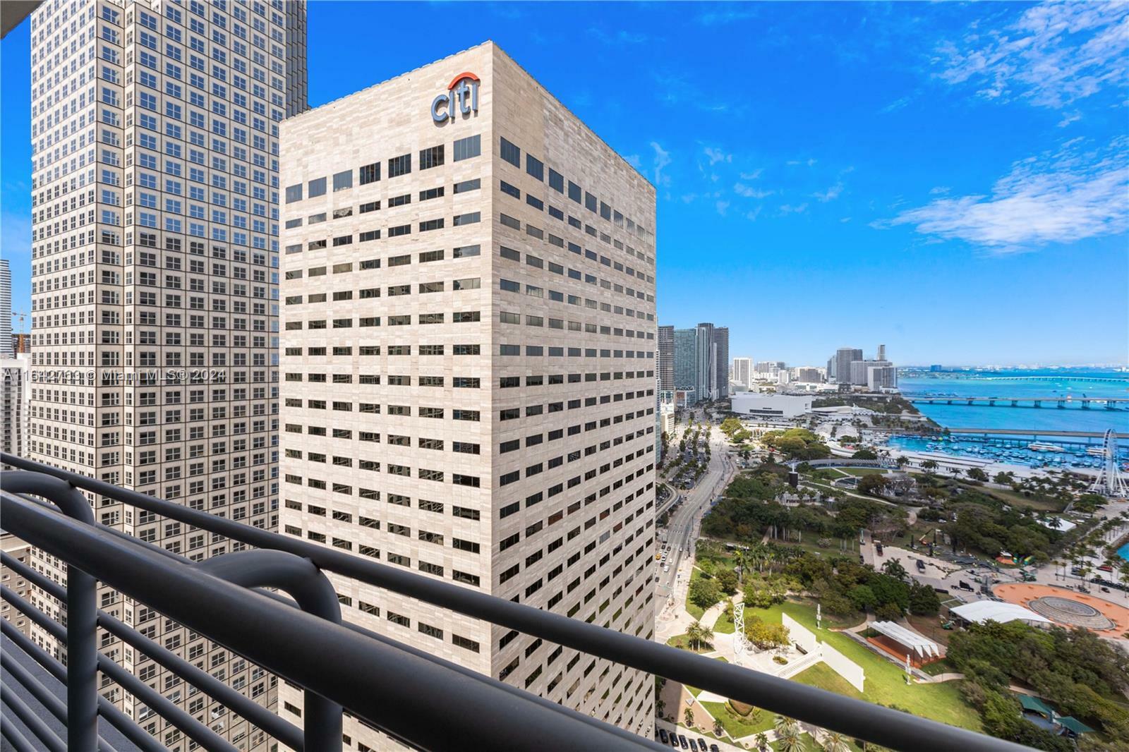 Property Photo:  325 S Biscayne Blvd 3920  FL 33131 