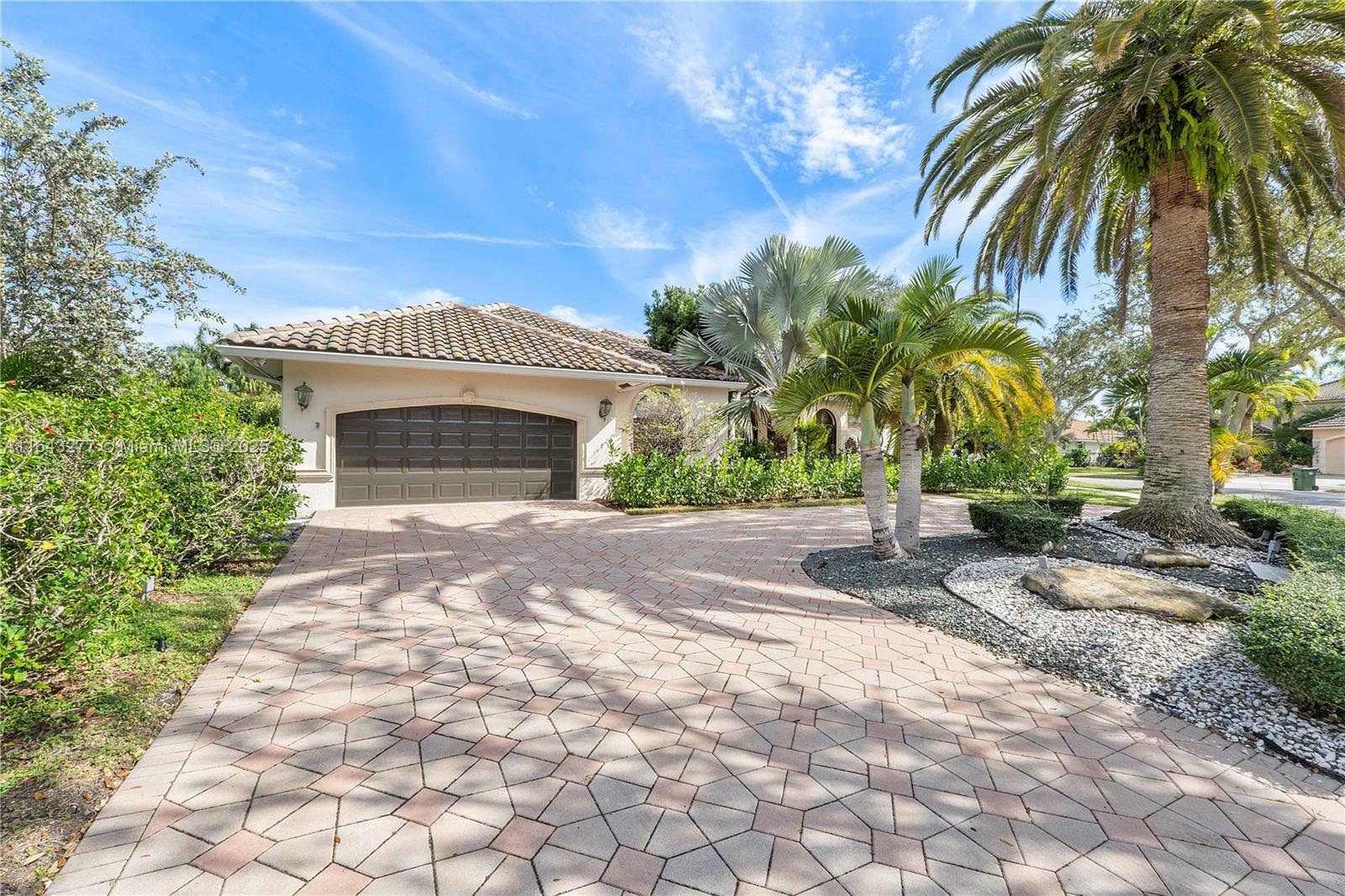 Property Photo:  131 Dockside Cir  FL 33327 