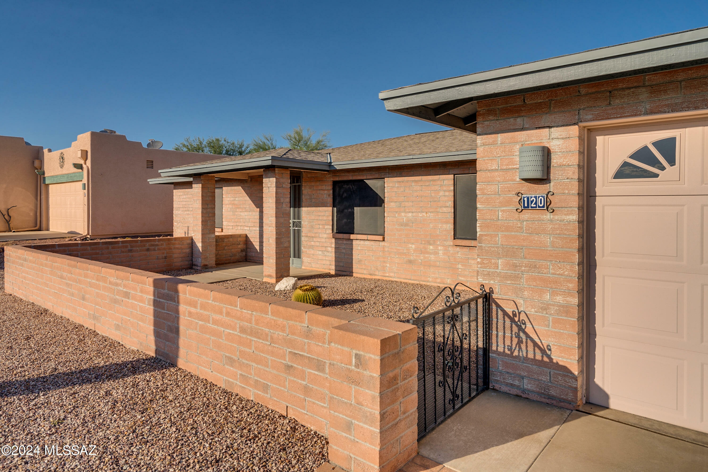 Property Photo:  120 N Candlelight Drive  AZ 85614 