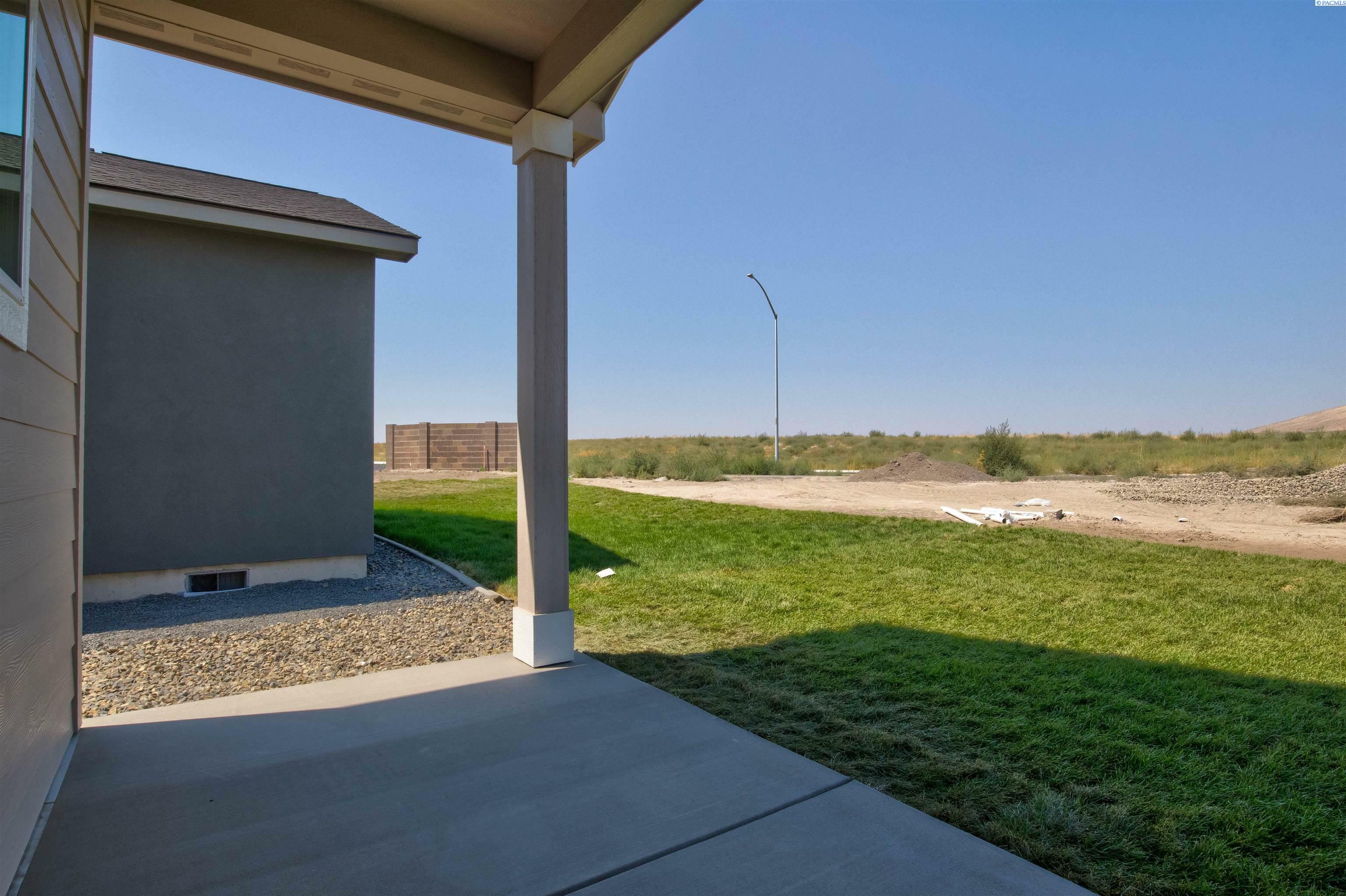 Property Photo:  3663 Stardust St  WA 99352 