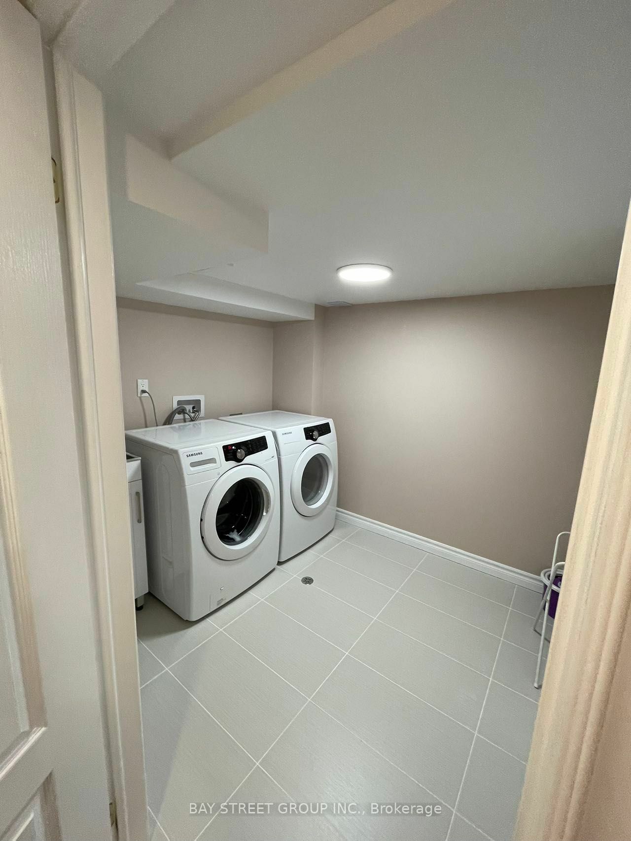 Property Photo:  45 Bellotti Cres  ON L1Z 0M2 