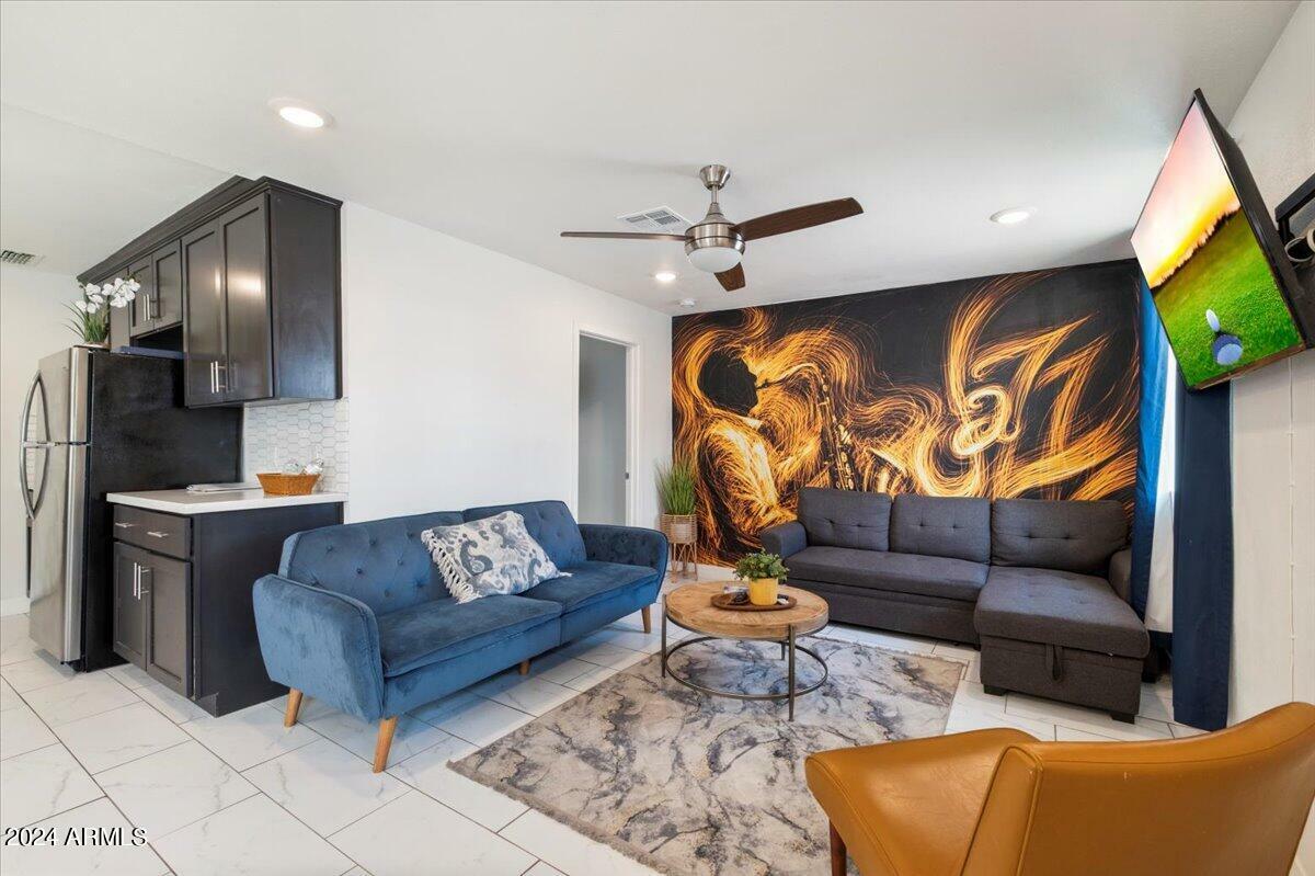 Property Photo: 322 N 11th Place AZ 85006