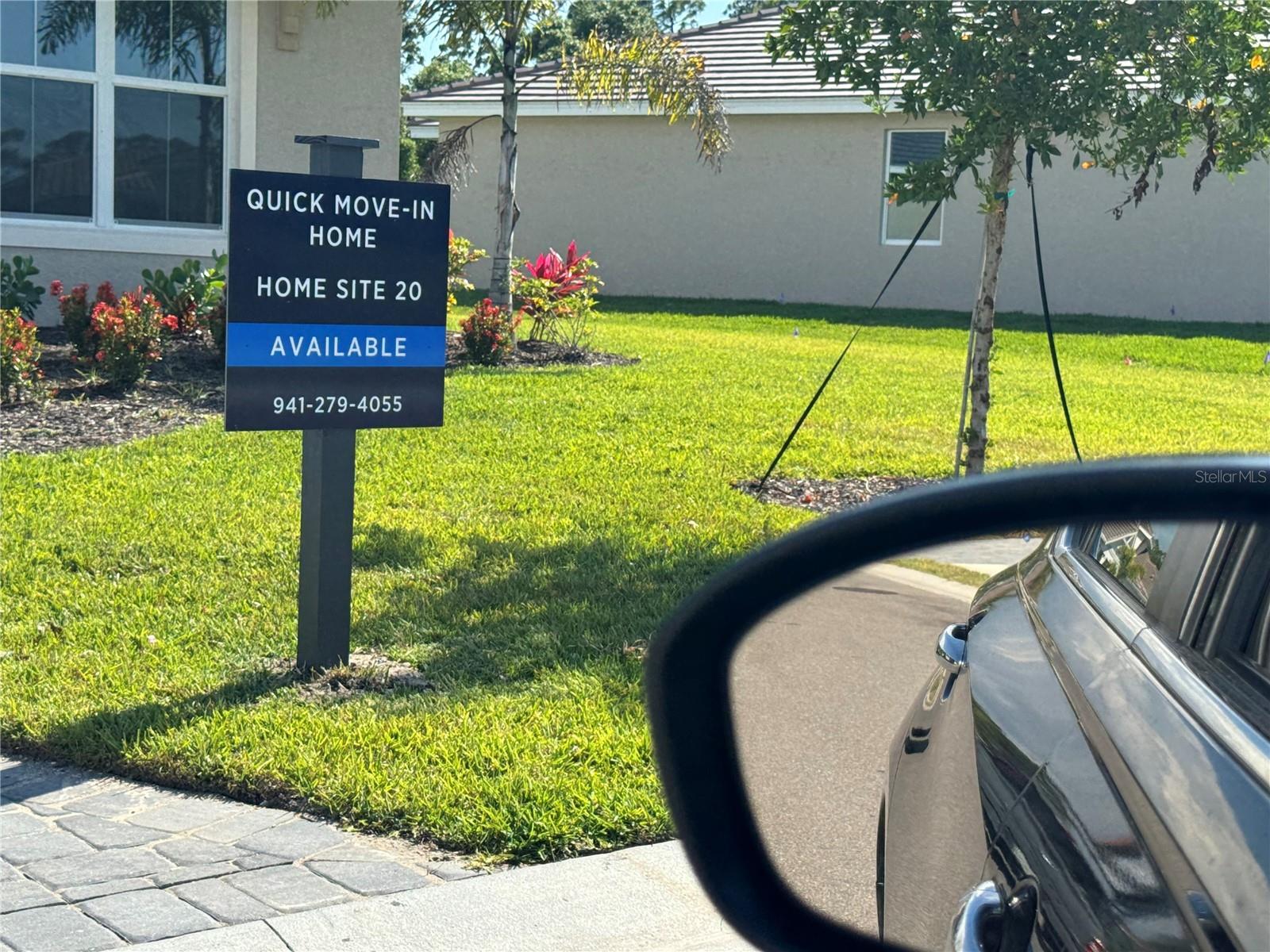 Property Photo: 421 Baneberry Court FL 34275