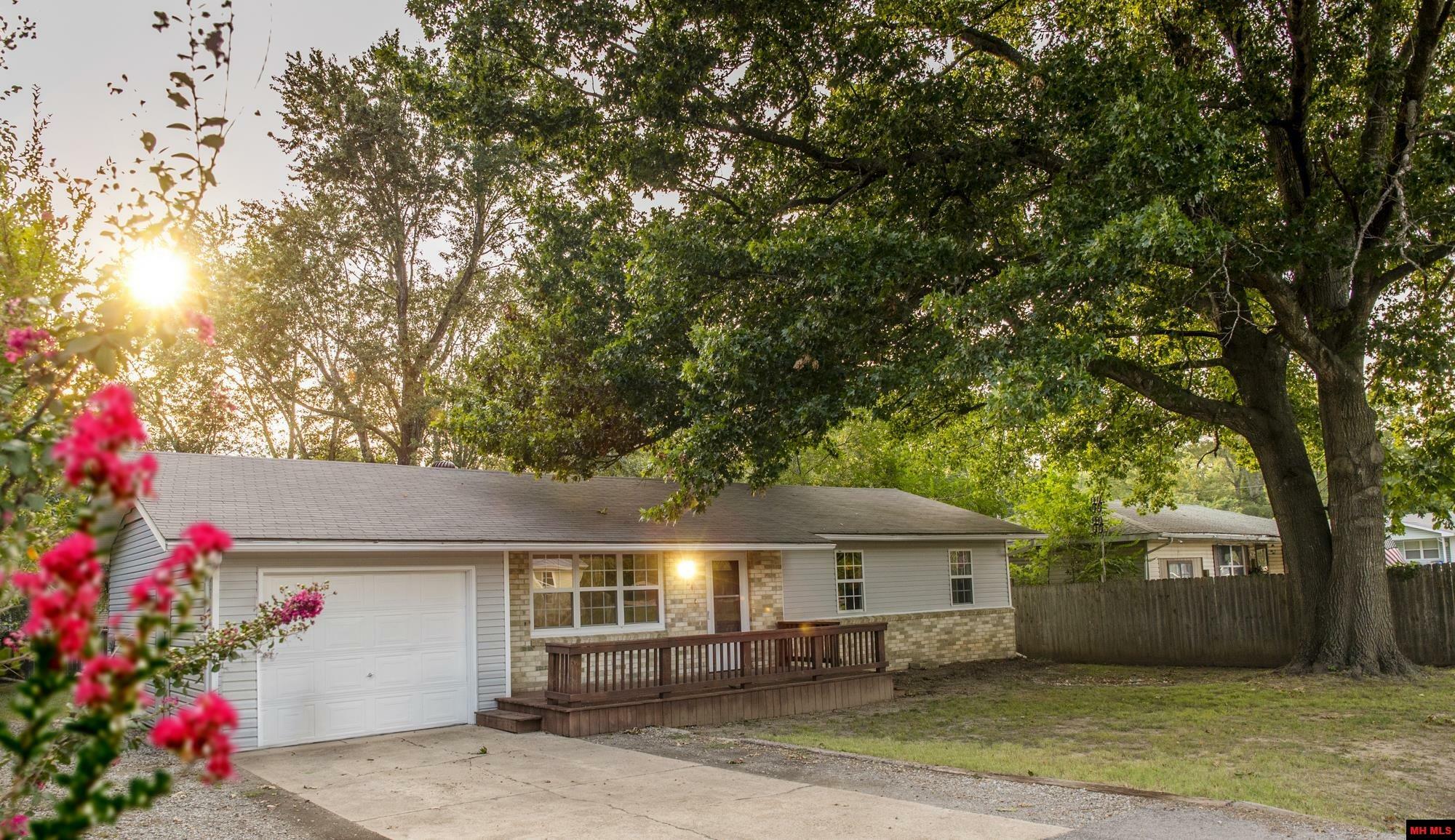 Property Photo:  1104 Ridgecrest  AR 72653 