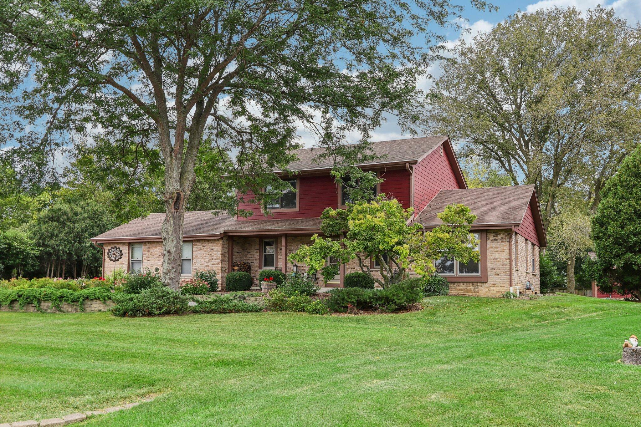 Property Photo:  6539 Palmer Dr  WI 53185 