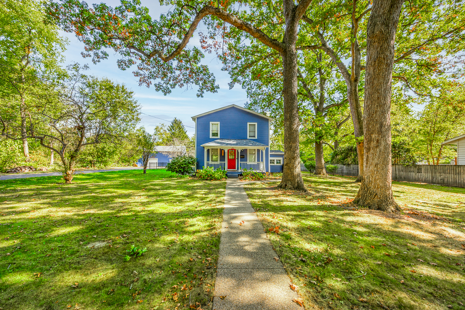 Property Photo: 101 Sandholm Street IL 60134