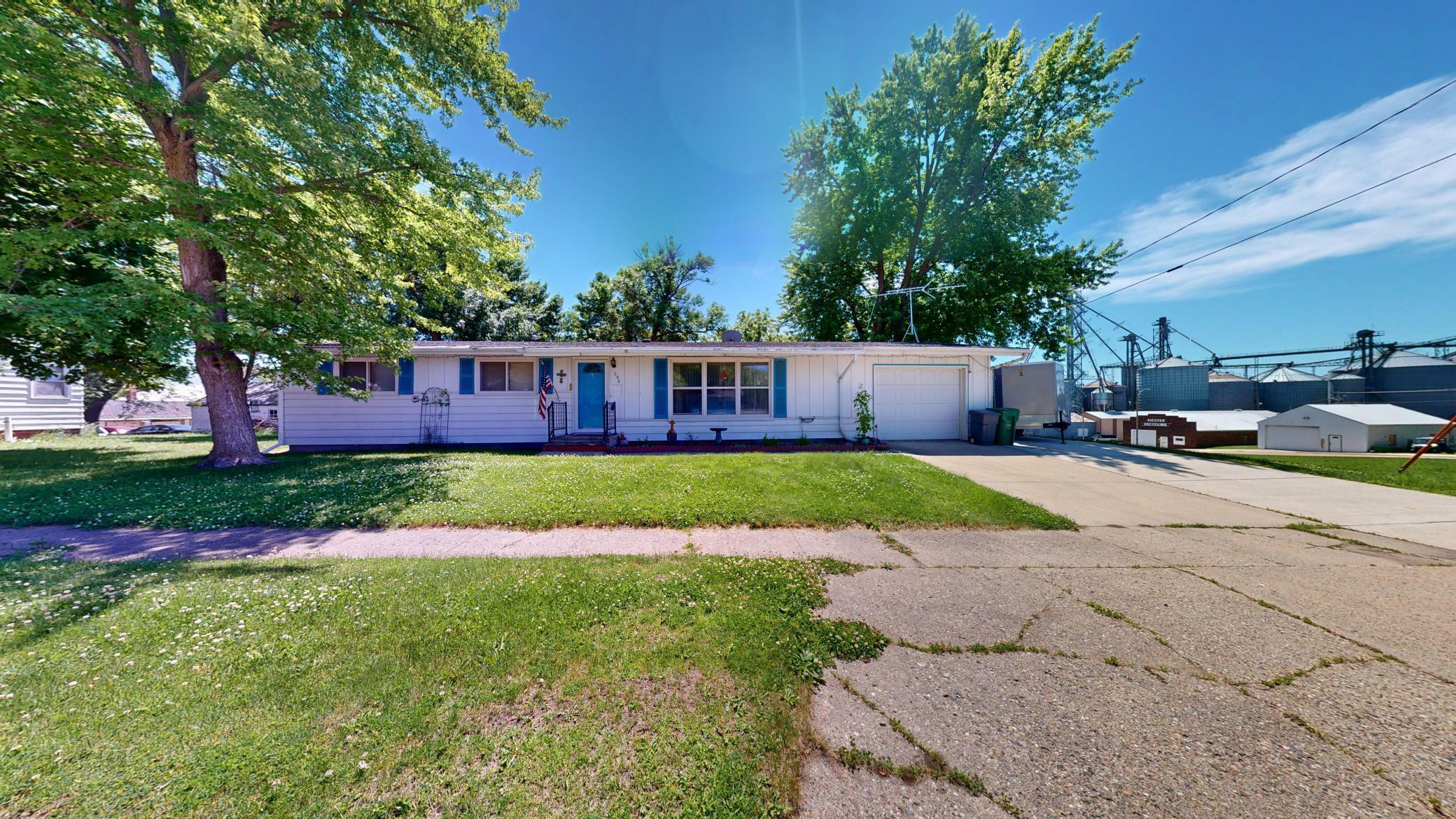 Property Photo:  308 W State Street  MN 56051 