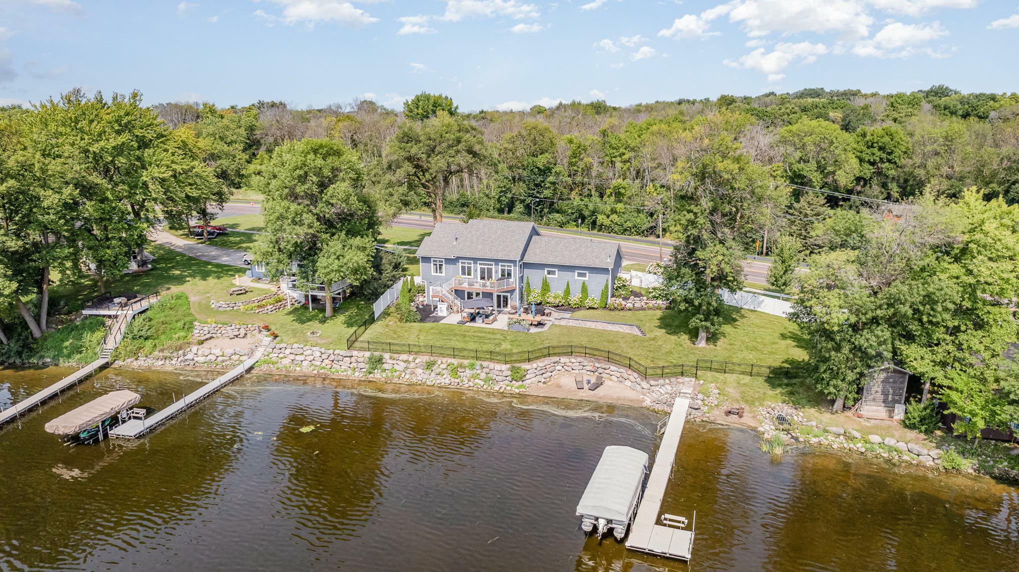 Property Photo:  1875 Shoreline Boulevard  MN 55379 