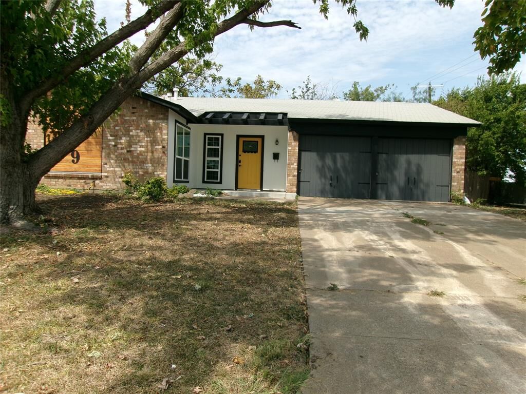 Property Photo: 1209 NE 20th Street TX 75050