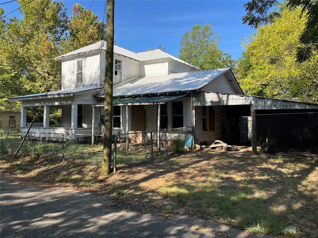 Property Photo:  1406 Graham Street  TX 75460 