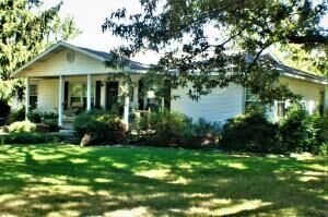 Property Photo:  8868 7 N Highway  AR 72601 