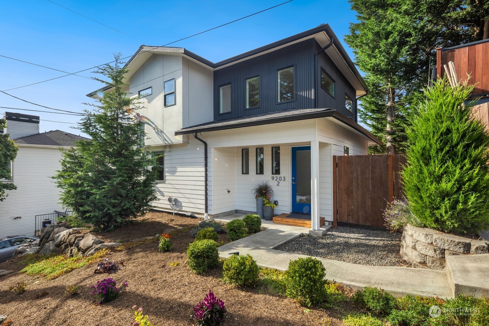 Property Photo:  9203 Phinney Avenue N 2  WA 98103 