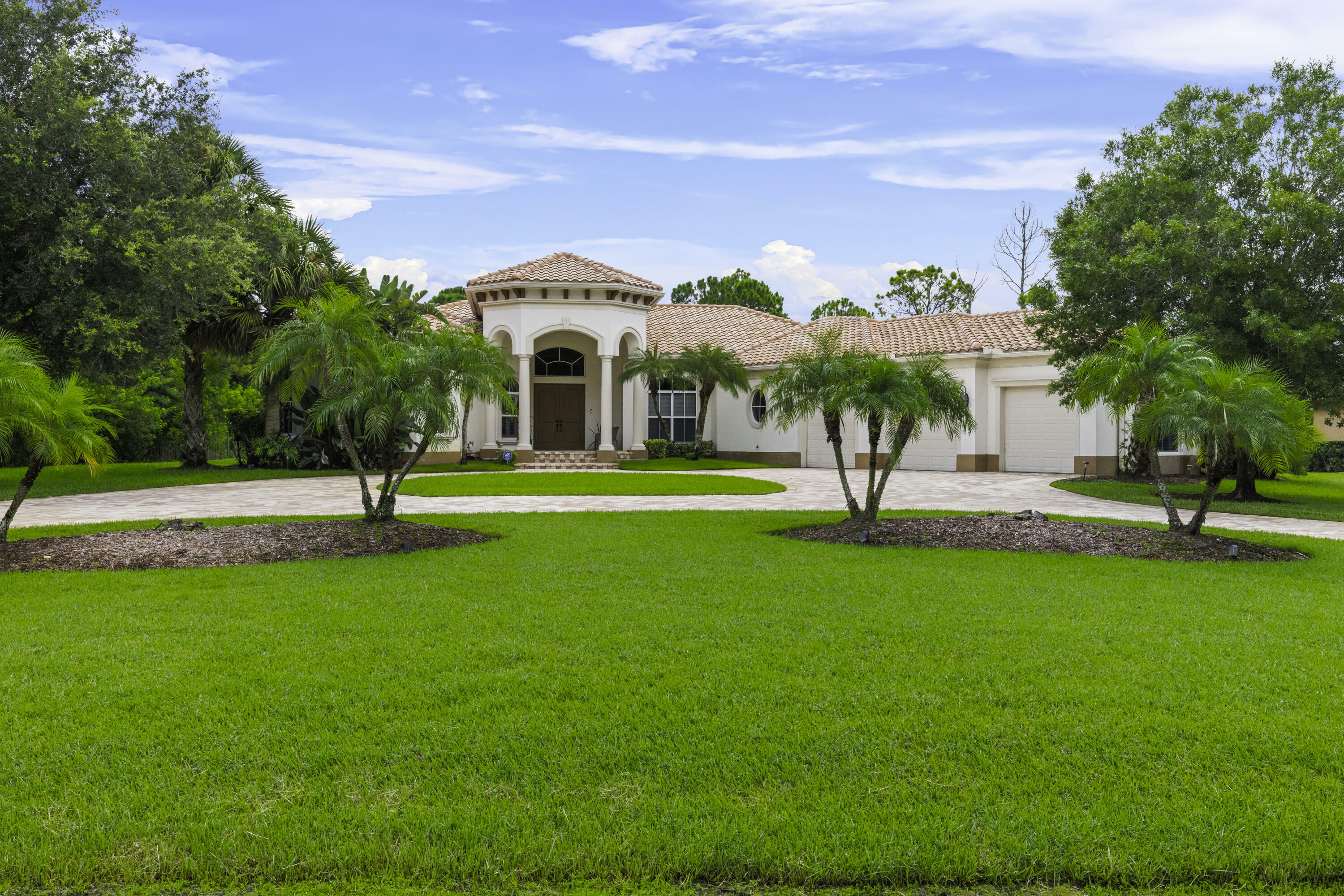 Property Photo:  8323 Calumet Court  FL 34986 