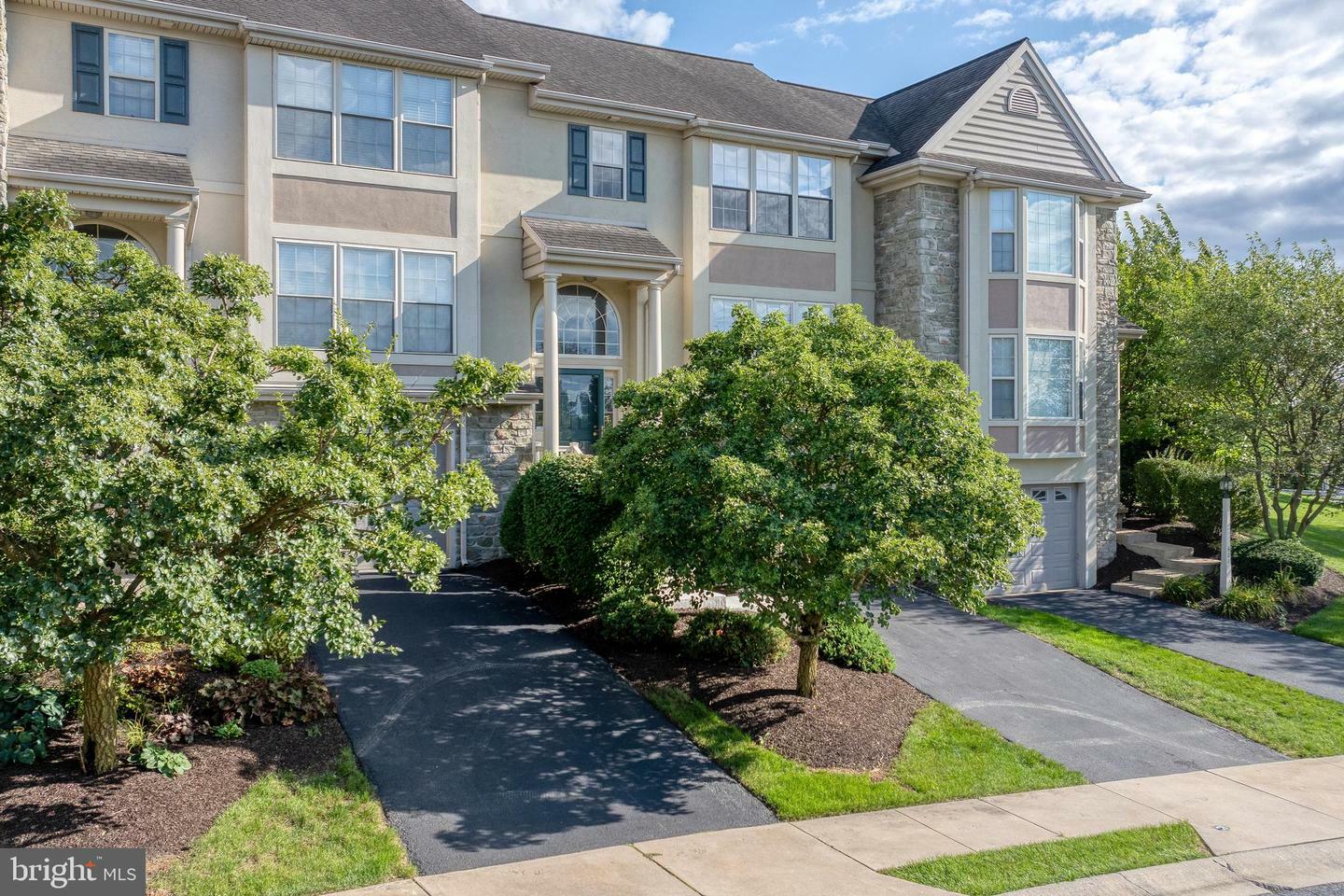 Property Photo:  603 Royal View Drive  PA 17601 