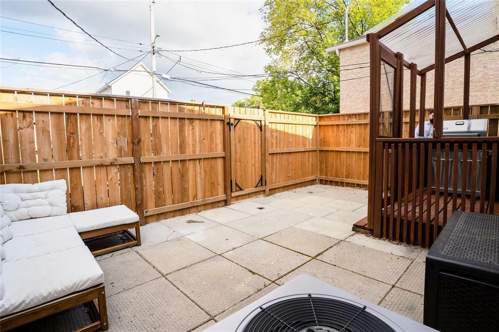 Property Photo:  229 Brooklyn Street  MB R3J 1M3 