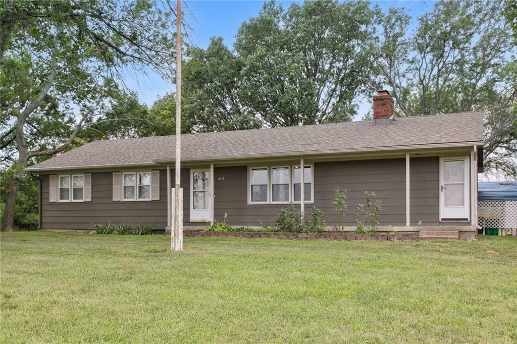 Property Photo:  15290 S Sunflower Road  KS 66030 