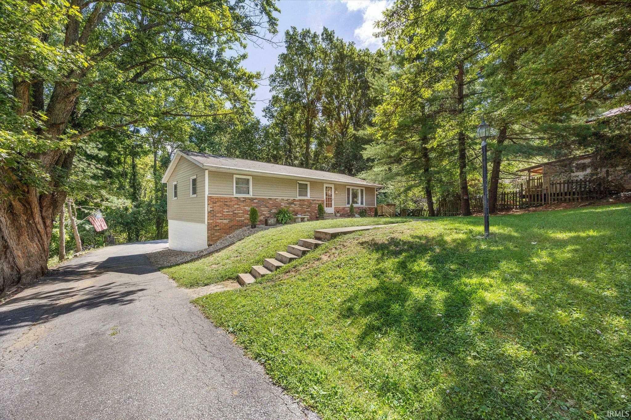 Property Photo:  4530 N Ridgewood Drive  IN 47404-8923 