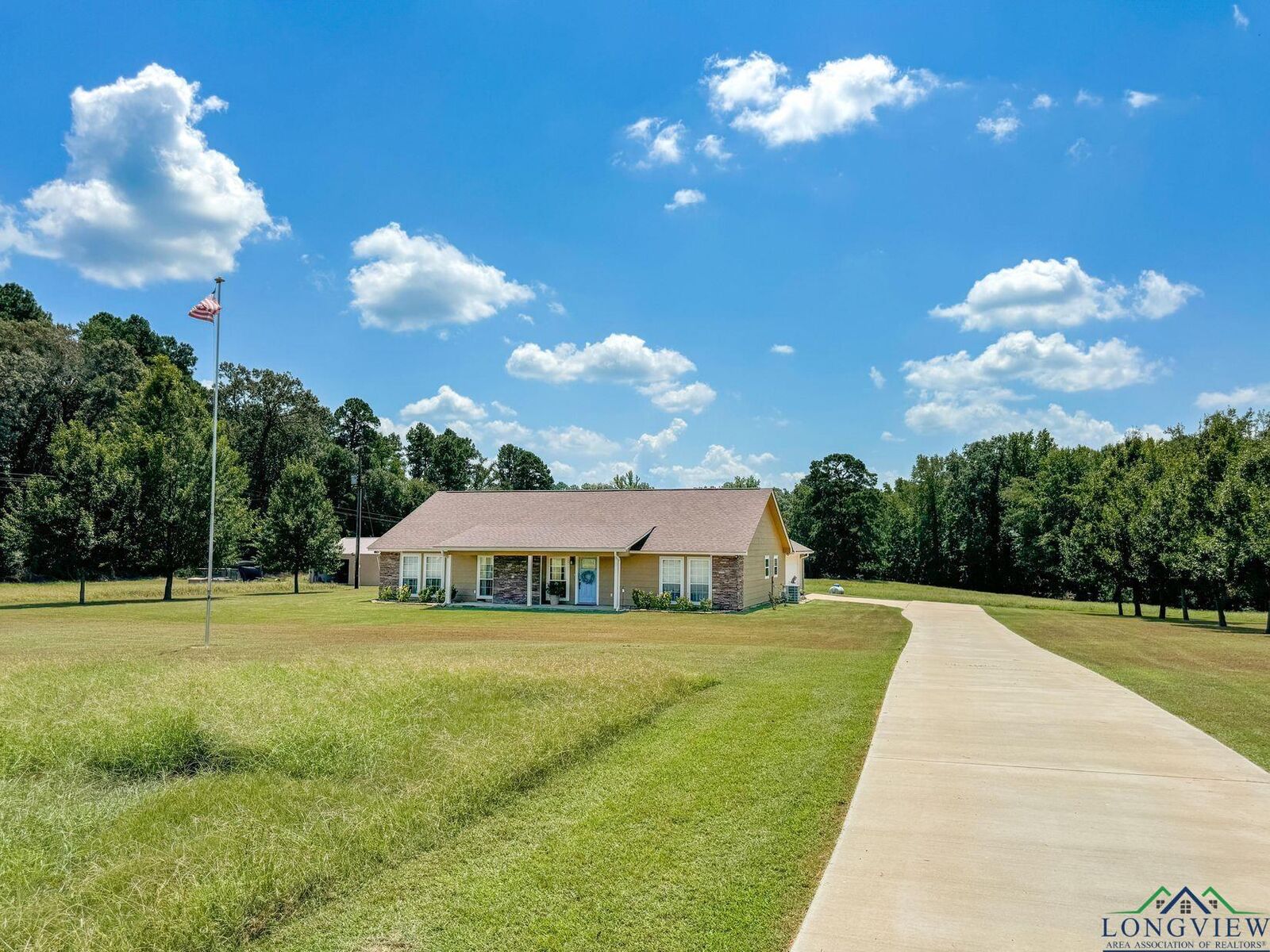 Property Photo:  24 County Road 1913  TX 75563 