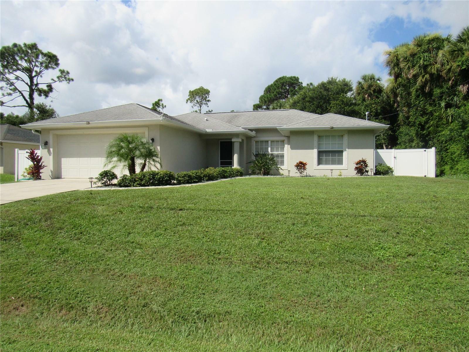 Property Photo:  3719 Albatros Lane  FL 34288 