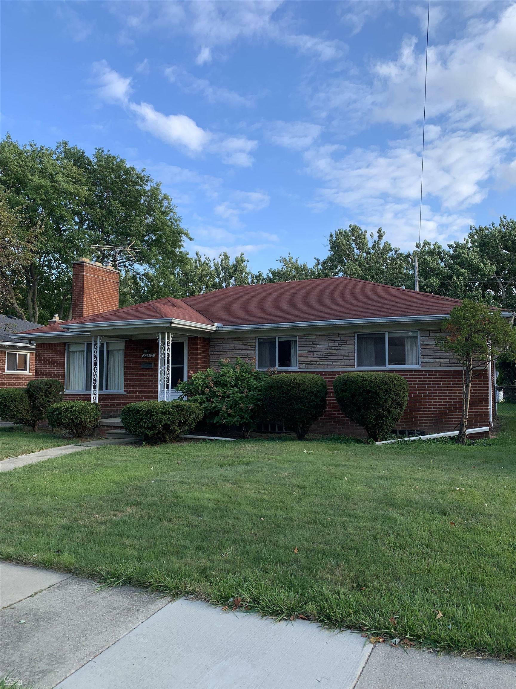 Property Photo:  22512 Barton  MI 48081 