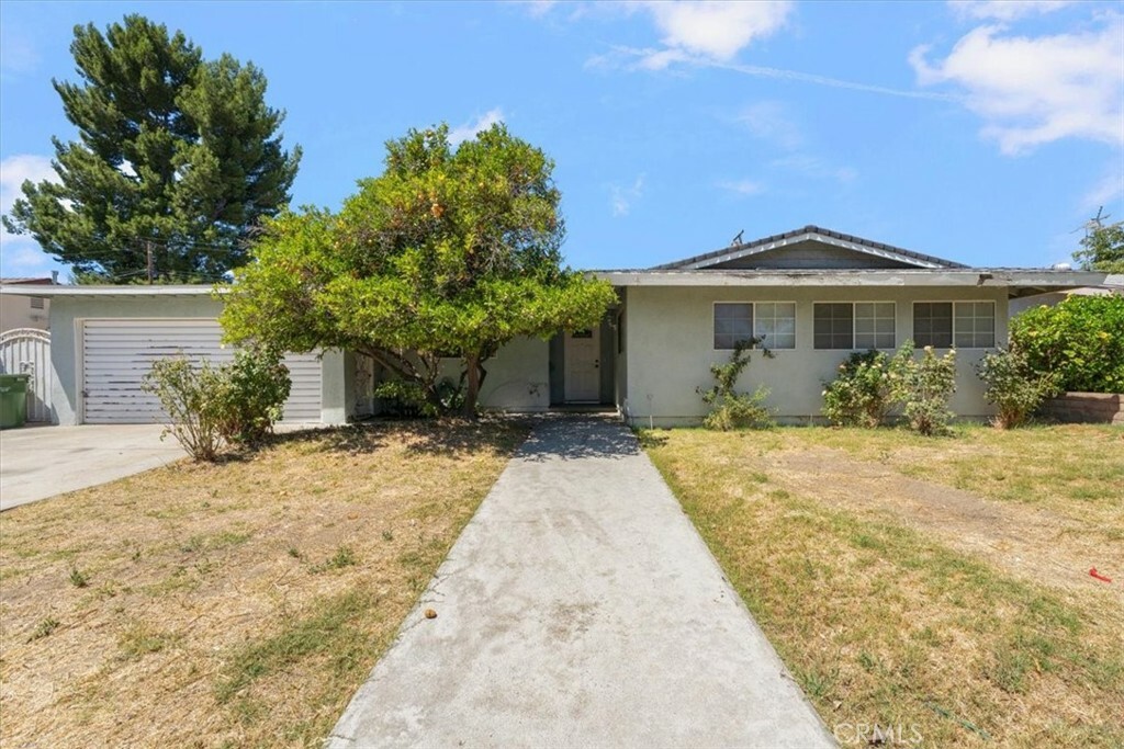 Property Photo:  9739 Comanche Avenue  CA 91311 