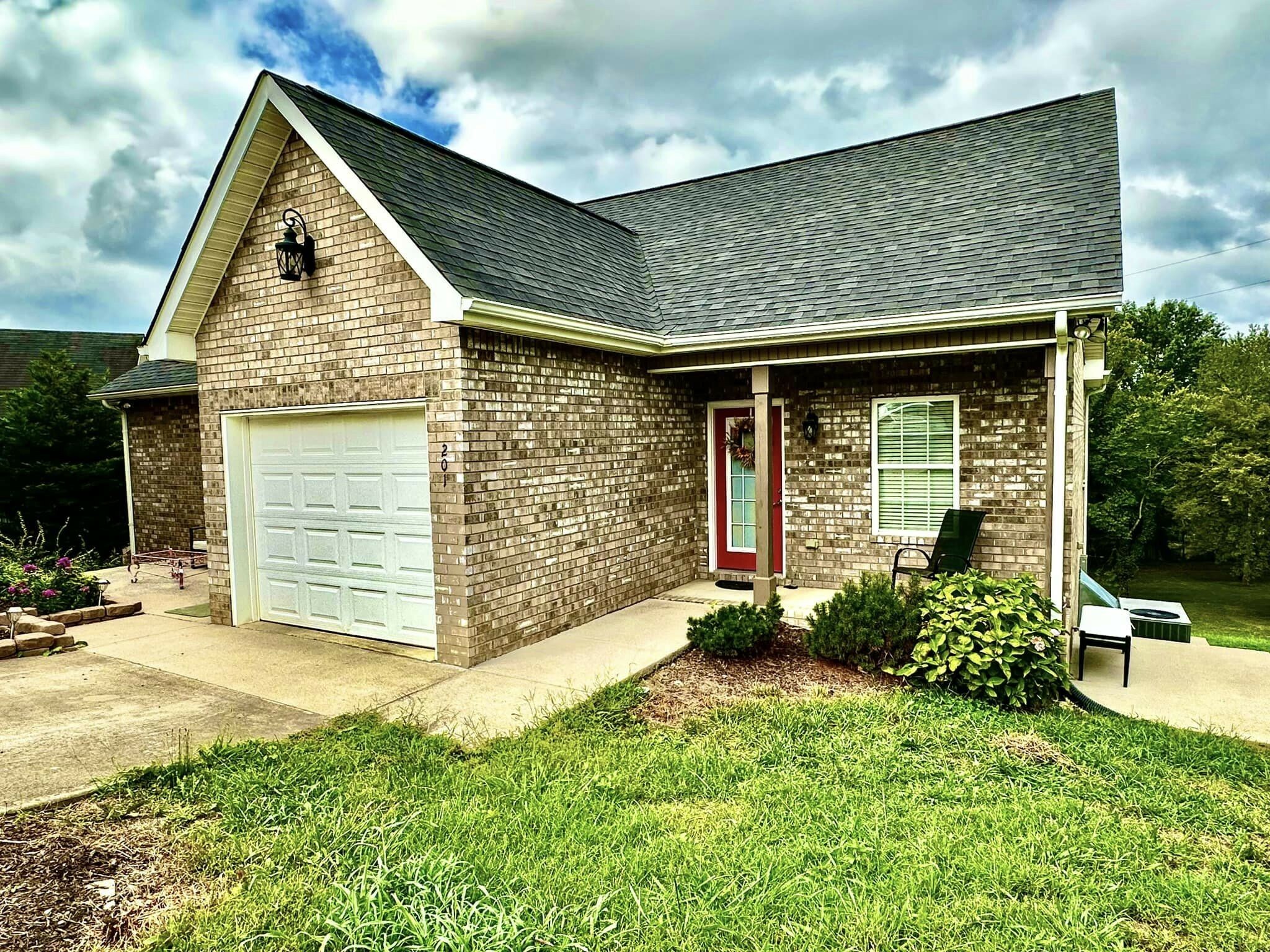 Property Photo:  1605 S Cannon Blvd E 201  TN 37160 