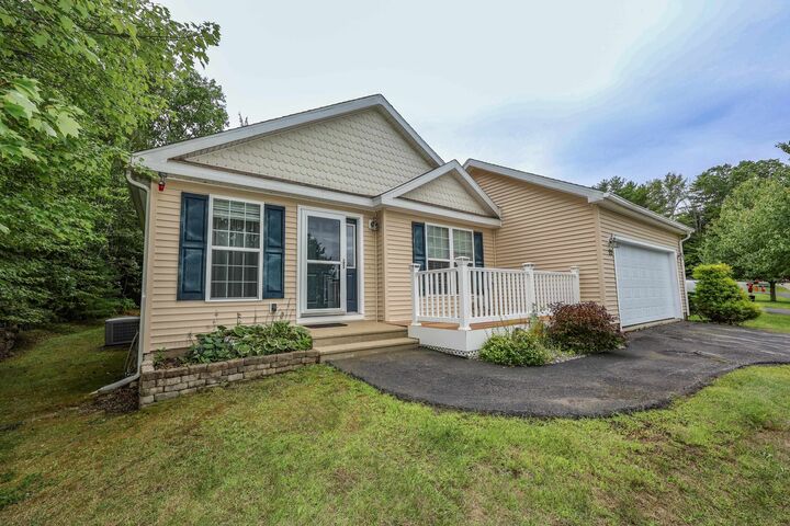 Property Photo:  22 Palmetto Lane  NH 03246 