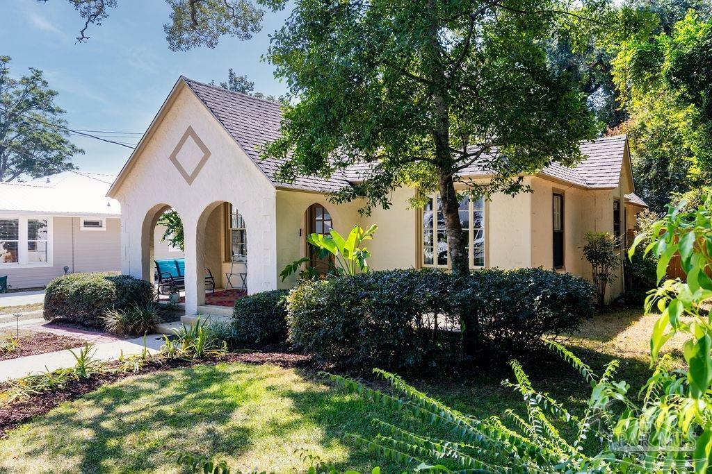 Property Photo: 1911 E Mallory St FL 32503