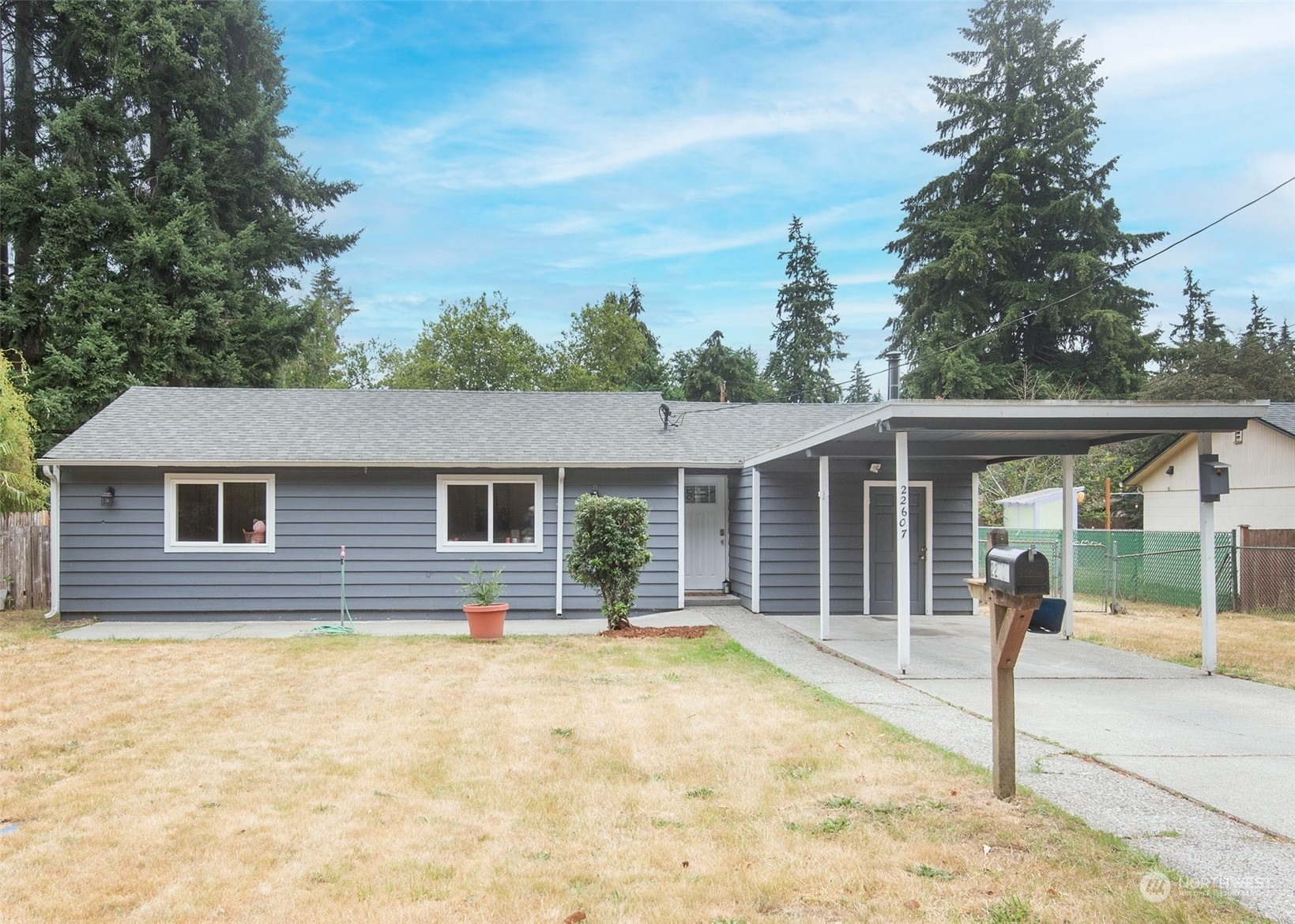 Property Photo:  22607 61st Avenue W  WA 98043 