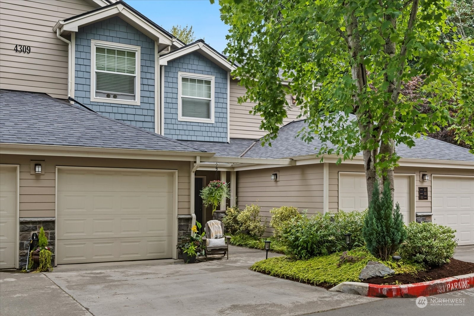 Property Photo:  4309 Issaquah Pine Lake Road SE 101  WA 98075 