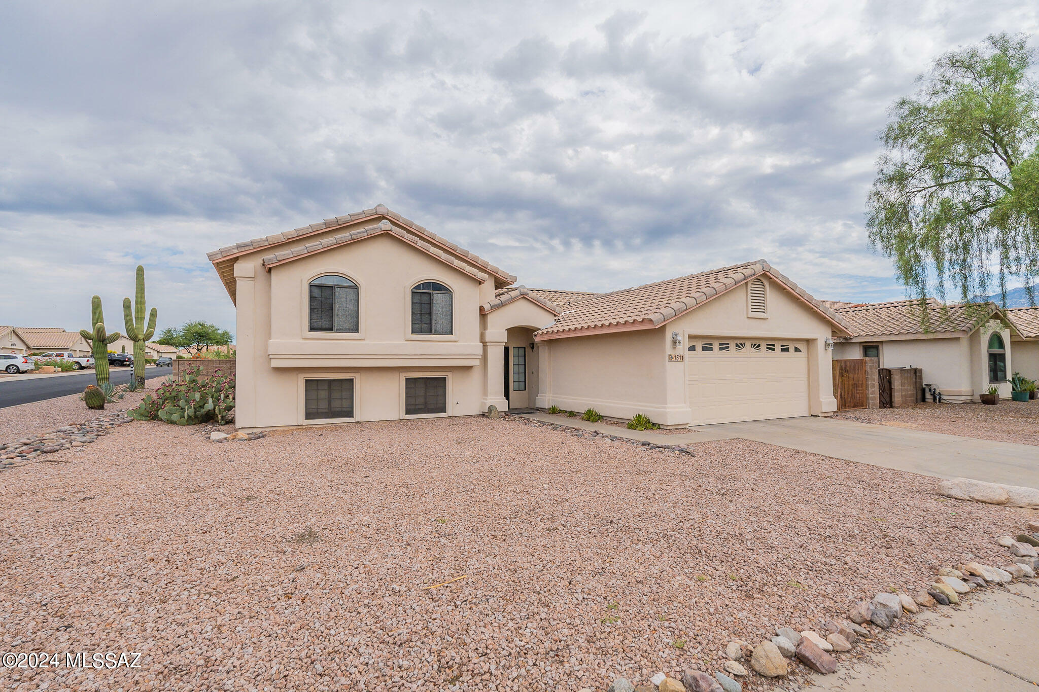 Property Photo:  1511 E Triton Place  AZ 85737 