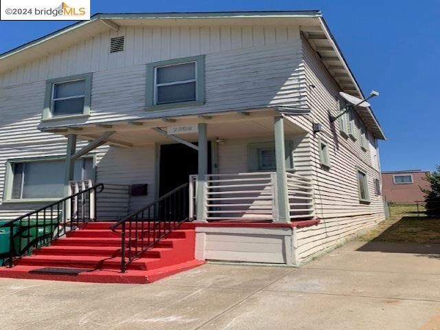 Property Photo: 2356 East 21st St CA 94601