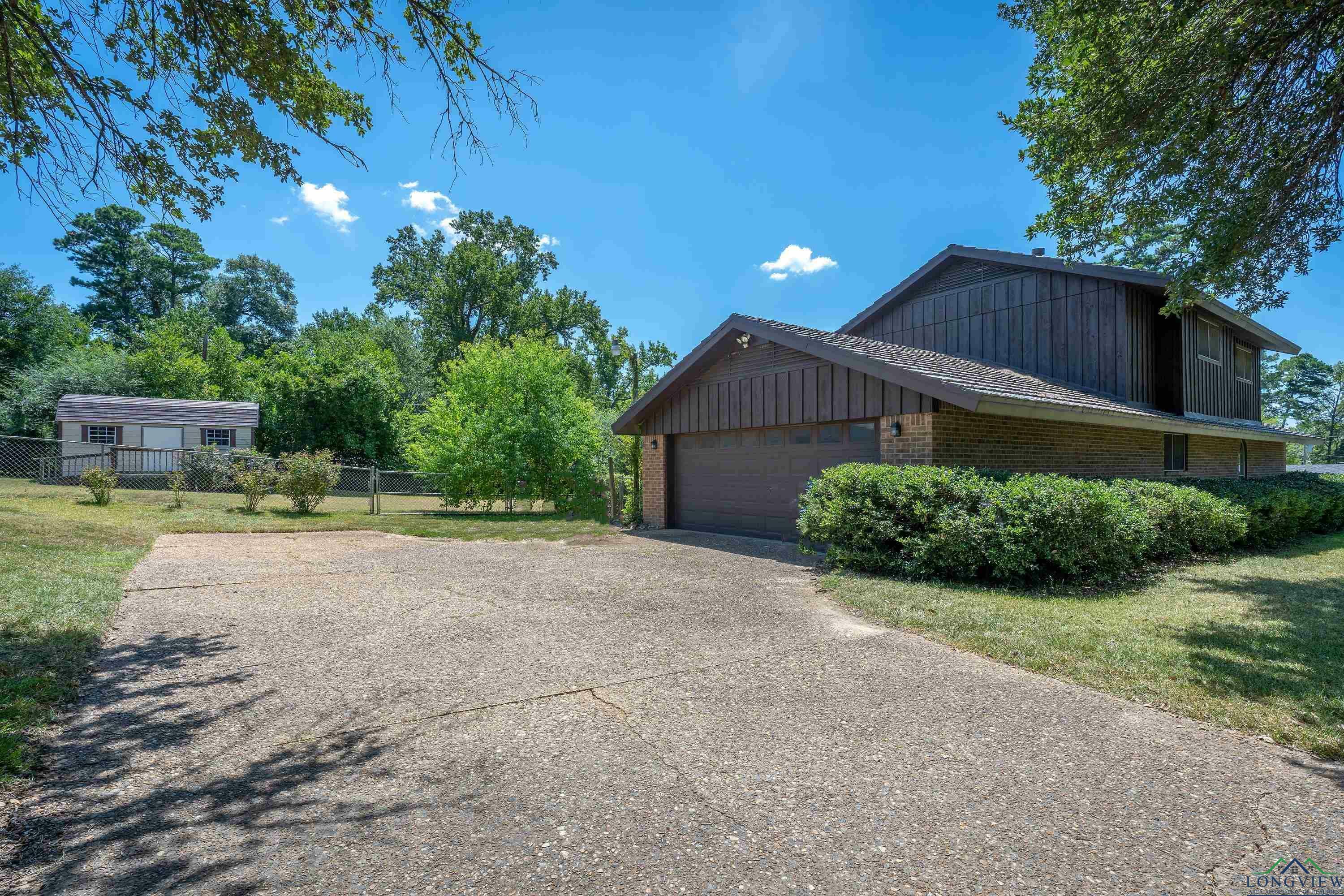 Property Photo:  1005 Mockingbird Ln  TX 75601 