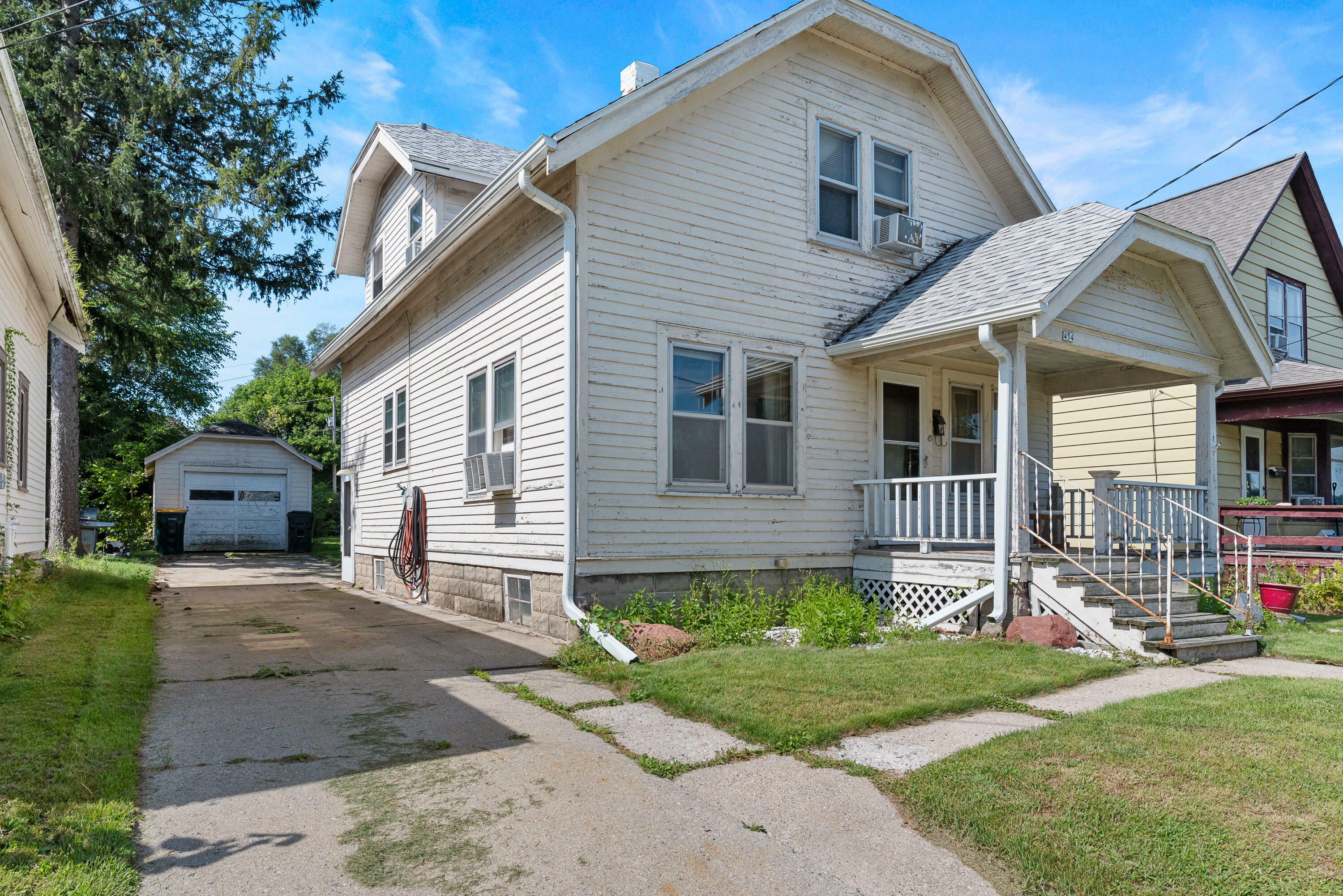 454 W Kilbourn Ave  West Bend WI 53095 photo