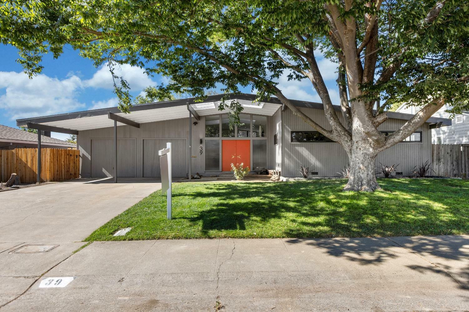 Property Photo:  39 Shoreline Circle  CA 95831 