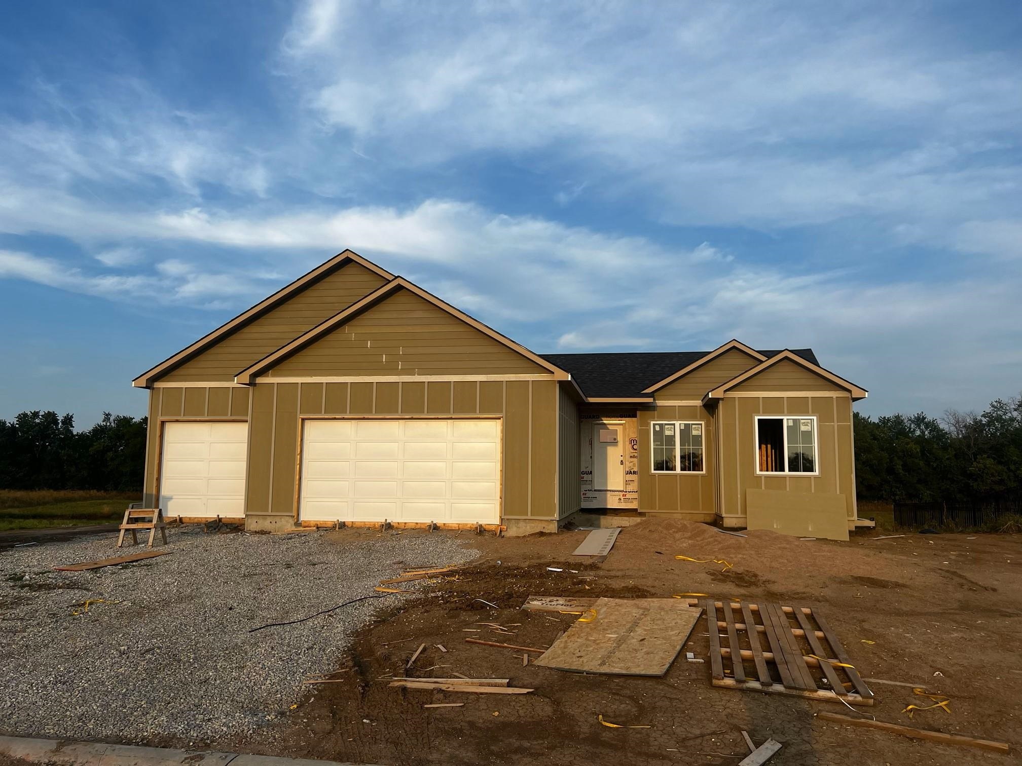 Property Photo:  2106 S Chateau St  KS 67207 