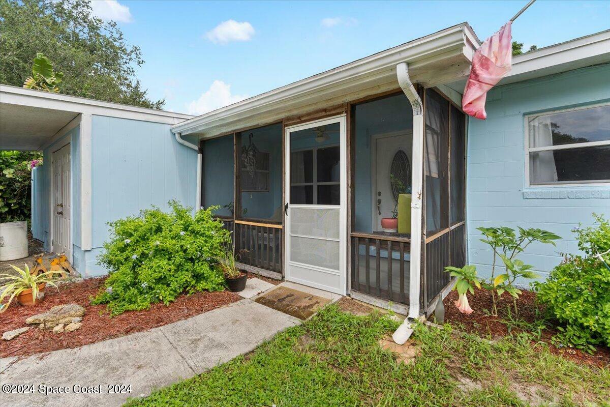 Property Photo:  2640 Donna Drive  FL 32796 