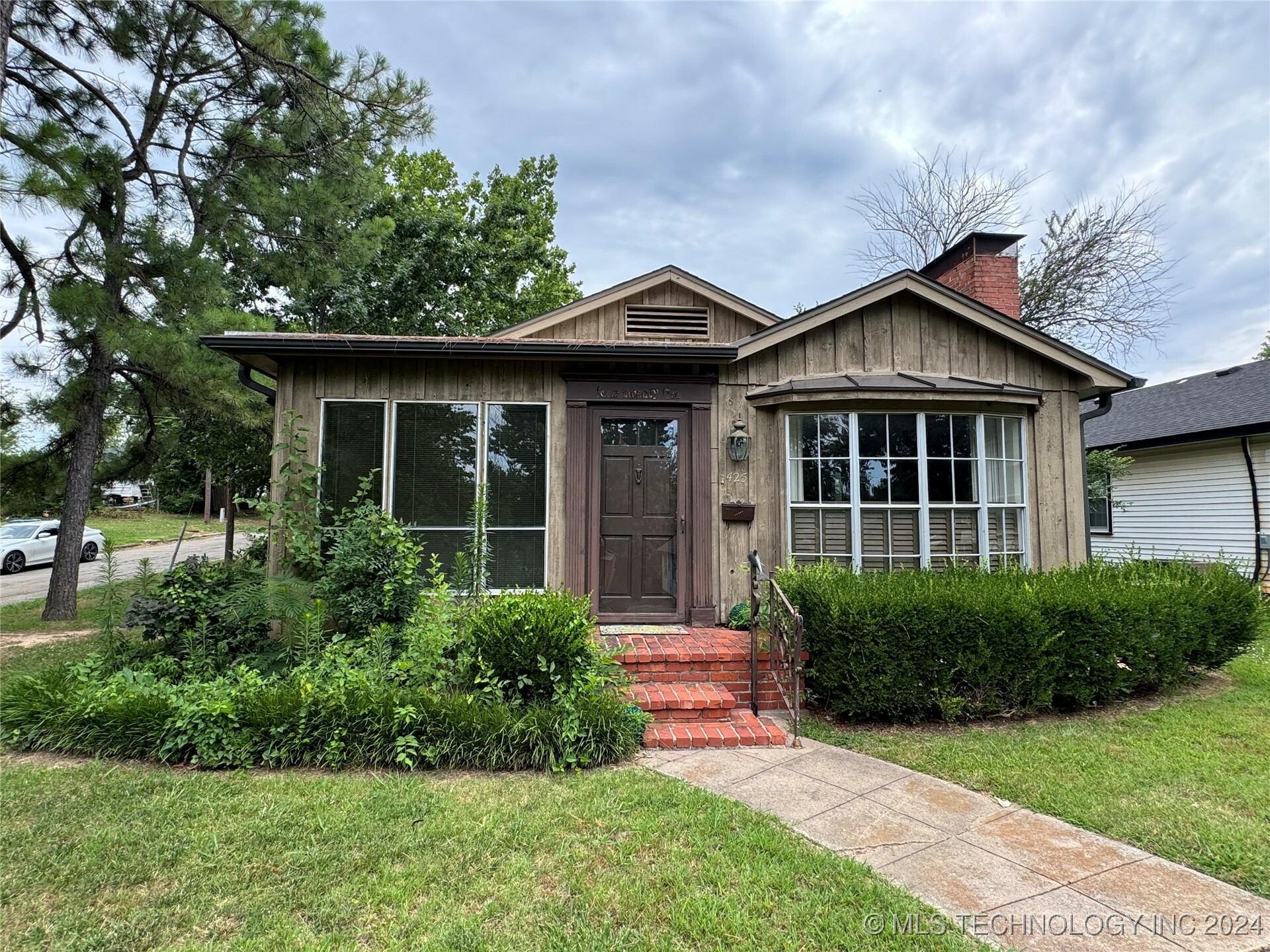 Property Photo:  425 S Bristow Avenue  OK 74030 